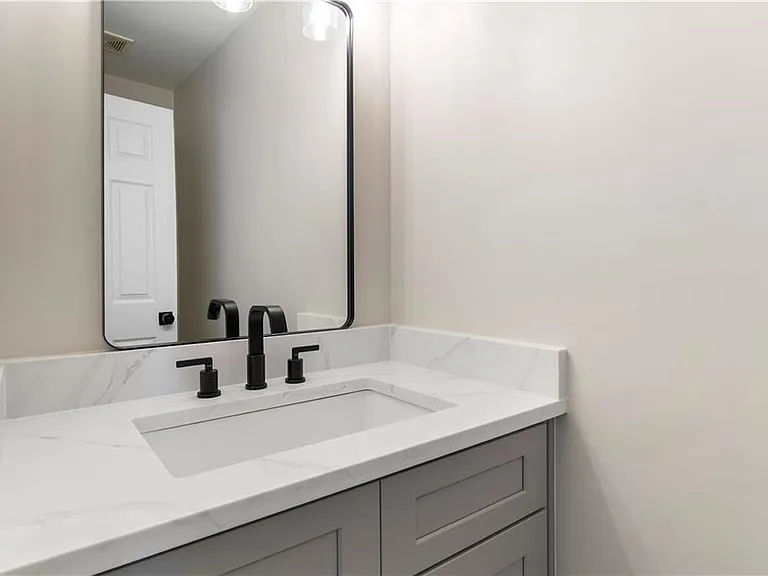 1025 Rome Dr — Photo 10