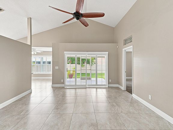 5th image of 4357 SE SCOTLAND CAY Way