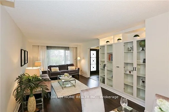 2425 Carlanne Pl #MAIN — Photo 5