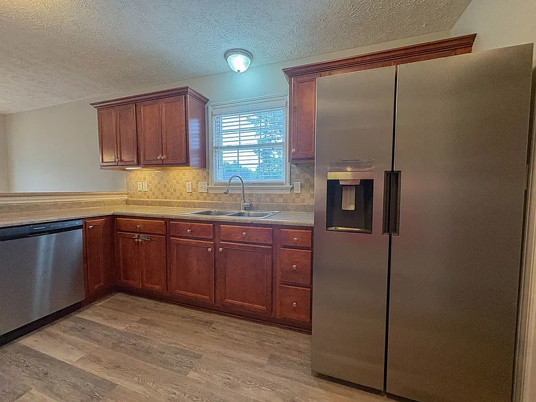 3426 Broomsgrove Dr — Photo 4