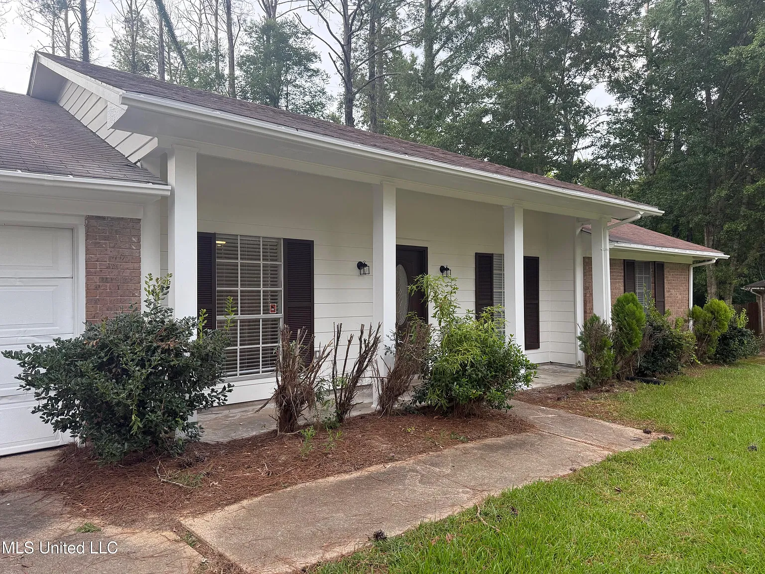 4 bed, 2.0 bath, 1798 sqft, $1,700 — Photo 2