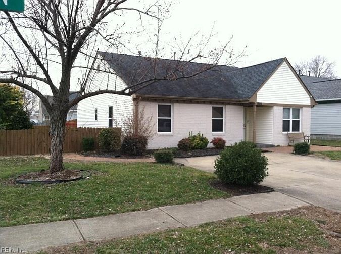 1st image of 1800 Gershwin Dr