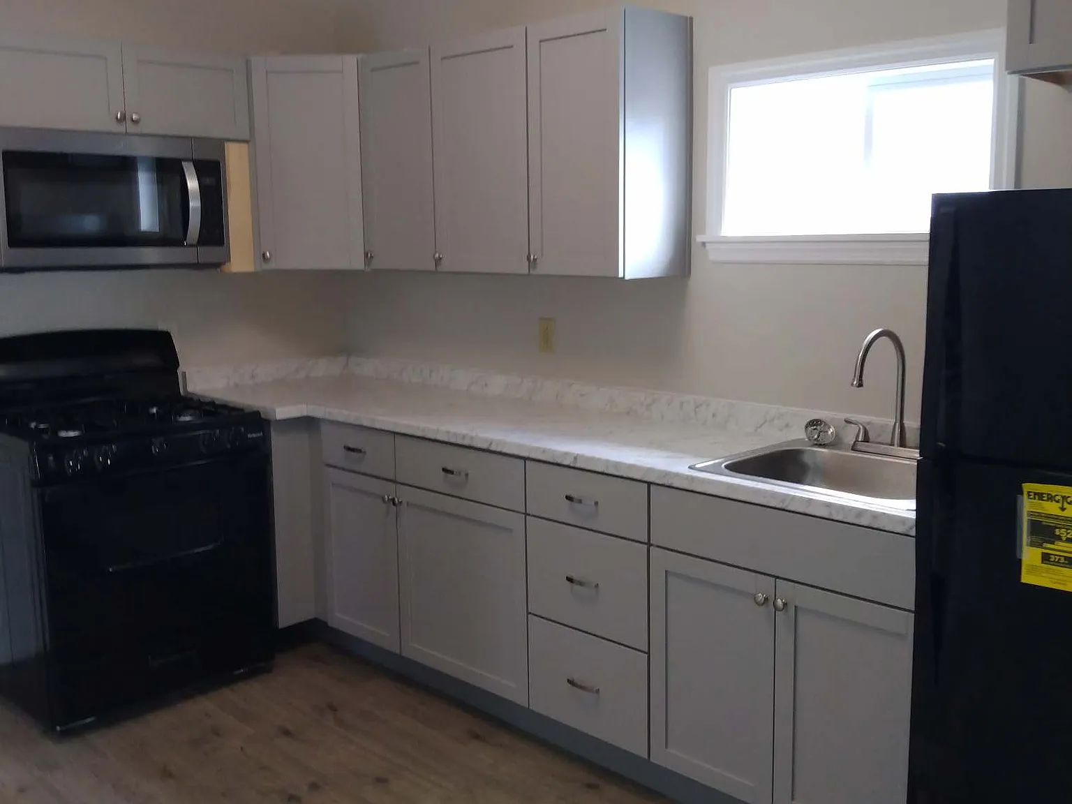 2 bed, 600 sqft, $750 — Photo 3