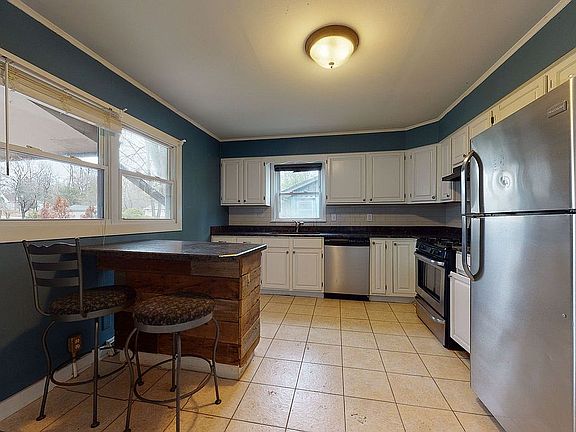 4th image of 1229 S Lawler Ave