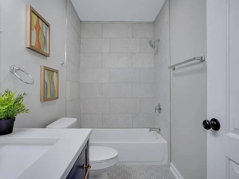 293 W Park Ave — Photo 13
