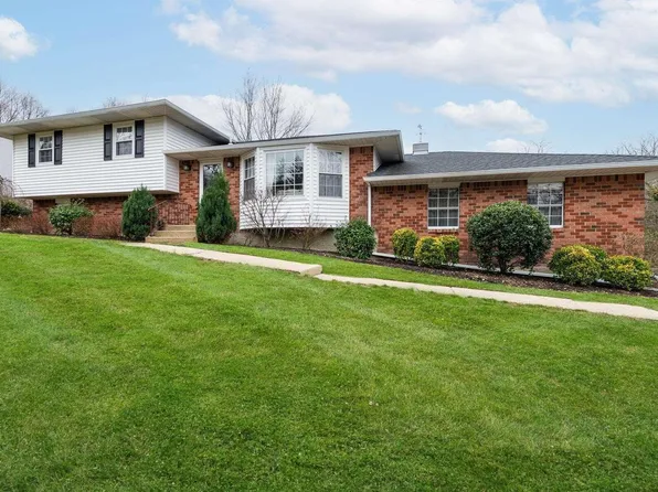 146 Oyster Bay Road, Locust Valley, NY 11560