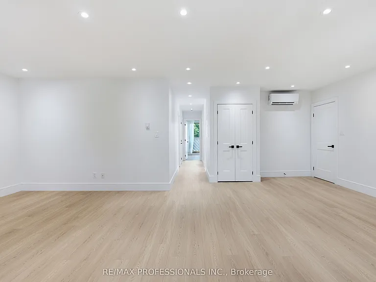 105 Cavell Ave — Photo 8