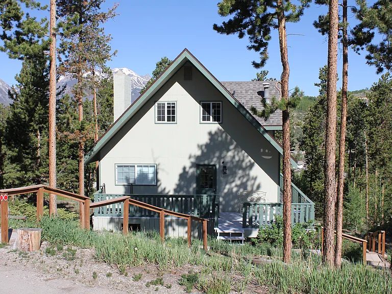 79 Evergreen Rd — Photo 1