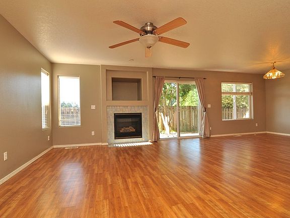 3rd image of 5071 NE Candlewood Pl