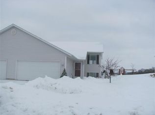 331 Douglas Dr, Brooklyn, WI 53521