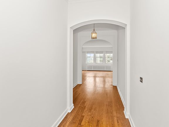 3rd image of 5555 N Sheridan Rd APT 1503