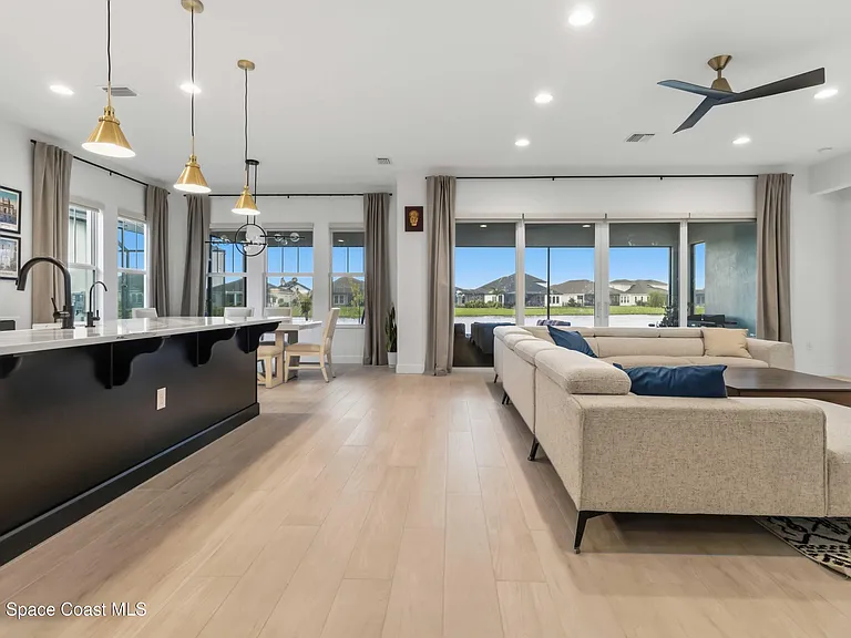 3256 Kamin Dr — Photo 6