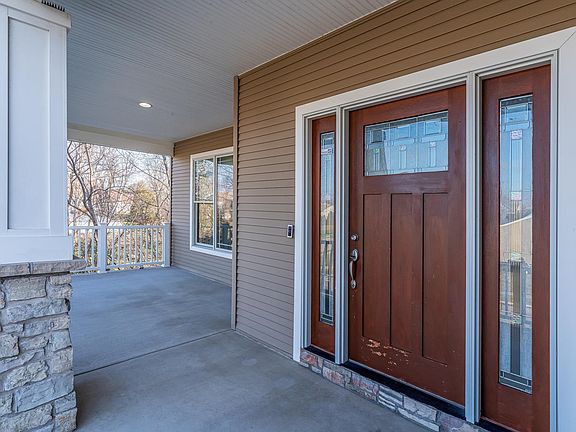 2nd image of 2891 Grandview Dr