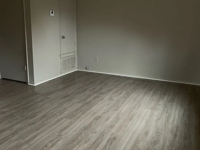 501 N Church St #12 — Photo 12