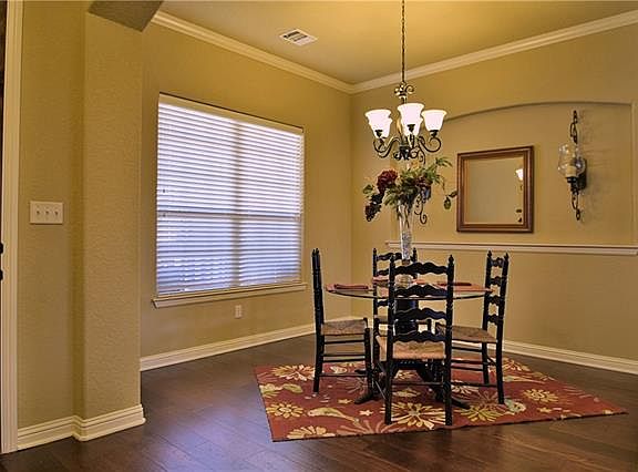 3rd image of 108 Donna Cir