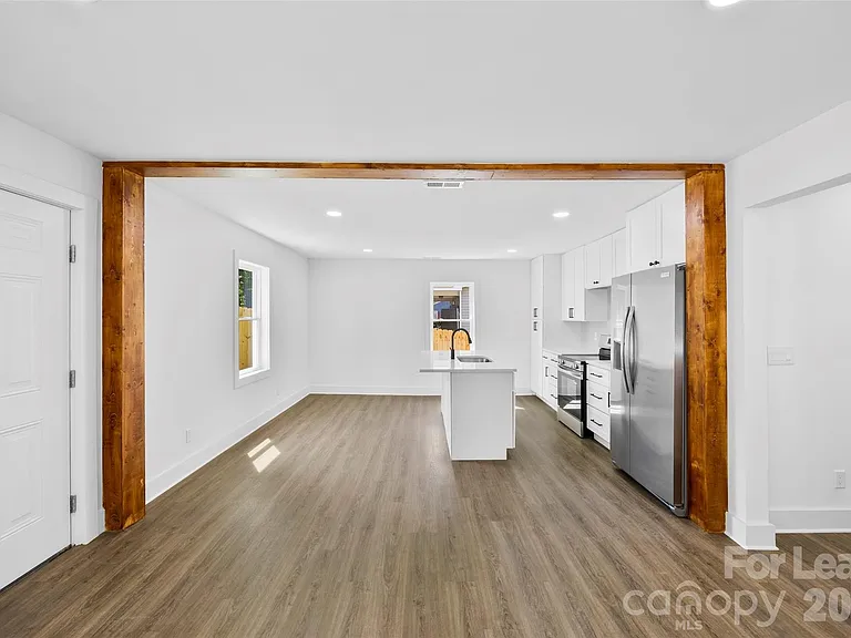 2942 Reid Ave — Photo 9