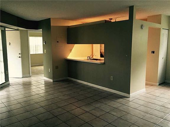 5th image of 15615 SW 74th Circle Dr