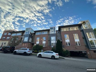 255 Laird Ave APT 6, Cliffside Park, NJ, 07010