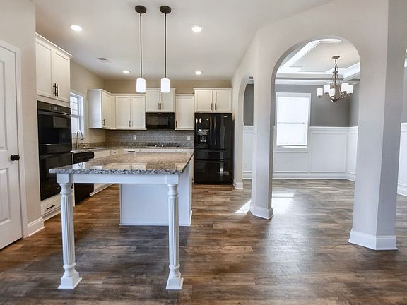 5th image of 1268 Black Oak Cir