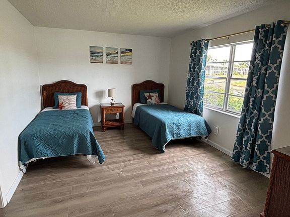 5th image of 7041 W Country Club Dr N #124