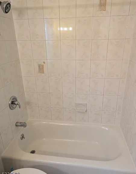 11 Dartmouth Ave #4A — Photo 7
