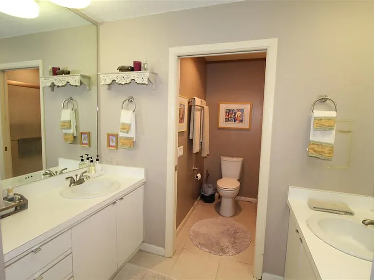 4532 Ascot Cir N — Photo 23