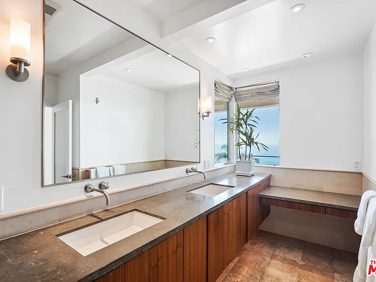 18101 Coastline Dr — Photo 18