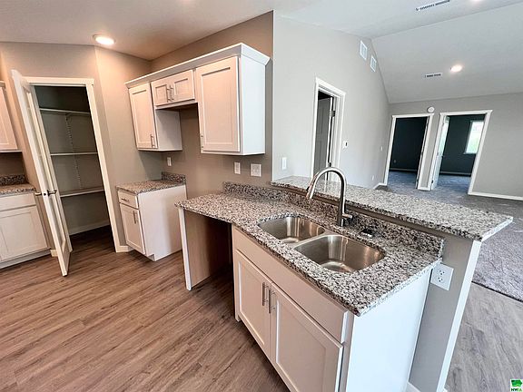 4th image of 1821 W 6th St #1