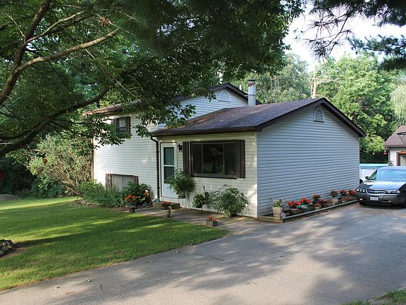 driveway and front of house