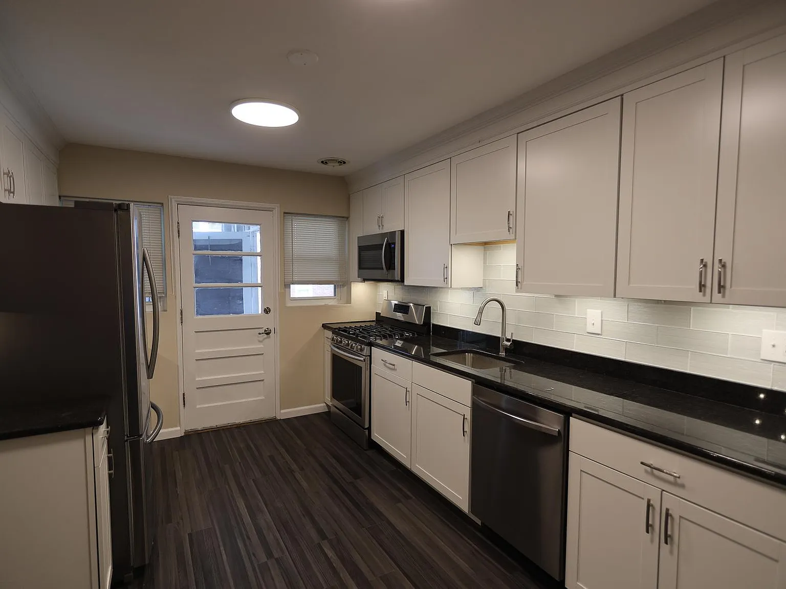 7575 Parkdale Ave — Photo 2