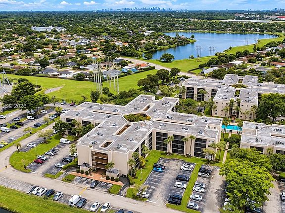 3rd image of 8400 SW 133rd Avenue Rd APT 318
