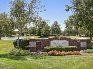 11606 Tomahawk Creek Pkwy APT E, Leawood, KS 66211