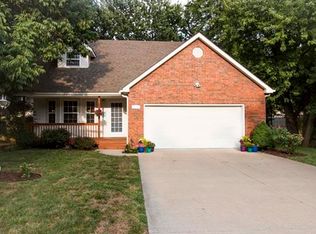 6103 Maverick Ln, Country Club, MO 64506