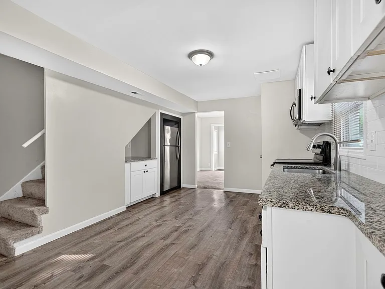3606 Manhattan Ave — Photo 3