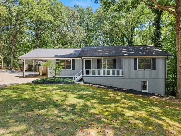 3651 Greencrest Rd, Gainesville, GA 30506