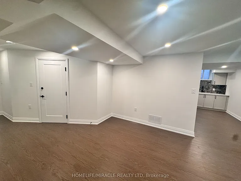 14 Berton Blvd — Photo 19