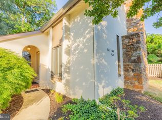 51 Oak Knoll Dr, Berwyn, PA 19312