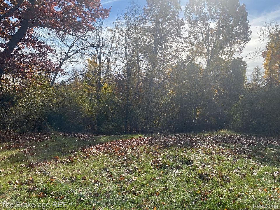 2nd image of 9035 Huron Bluffs Dr