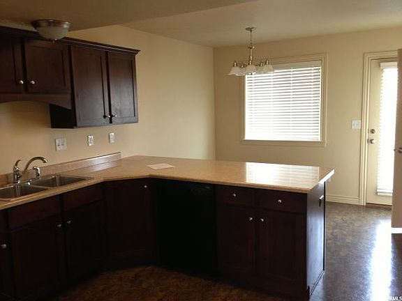 3rd image of 468 N 2650 W APT D