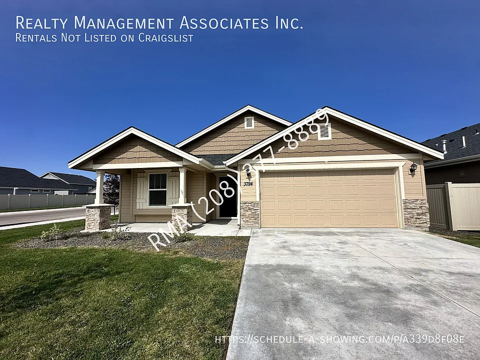 3794 E Berwick Dr