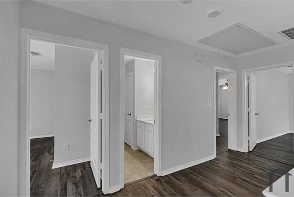711 Parkplace Rdg — Photo 17