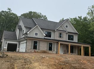 2120 Shillings Rd, Kennesaw, GA 30152