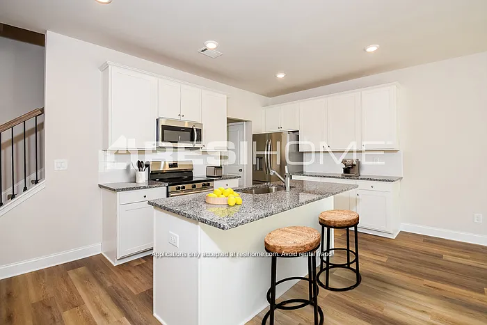 2380 Whitburn Rd — Photo 3