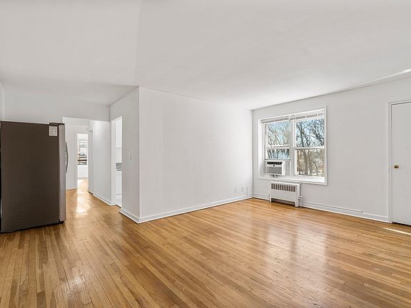 5th image of 2330 Linwood Ave #3A-303A