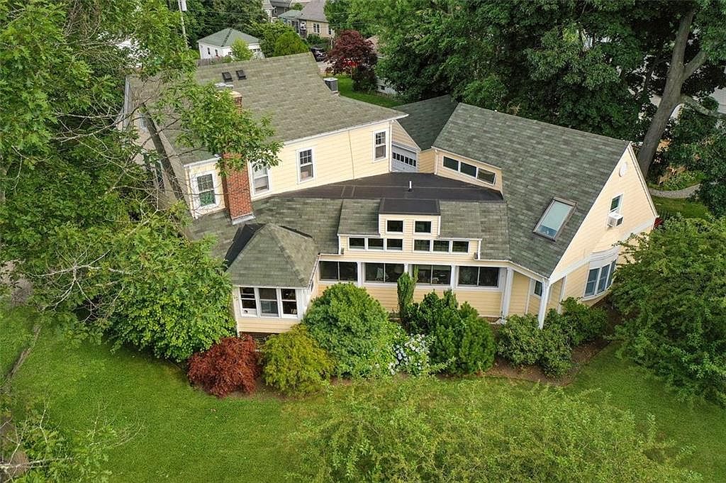 128 Centre St, Rumford, RI 02916 Zillow