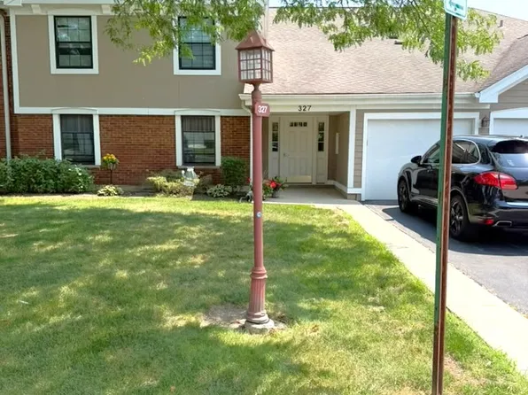 327 Wildberry Ct Unit D2, Schaumburg, IL 60193