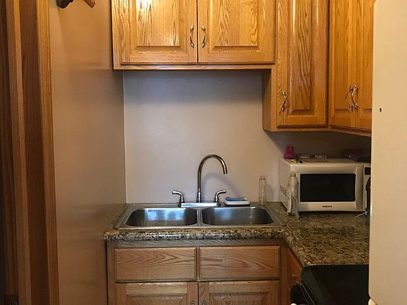 2nd image of 214 8th St SE #2