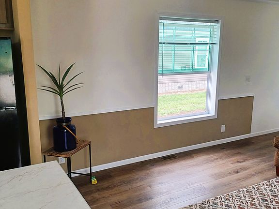 5th image of 1500 E Linden Dr #124