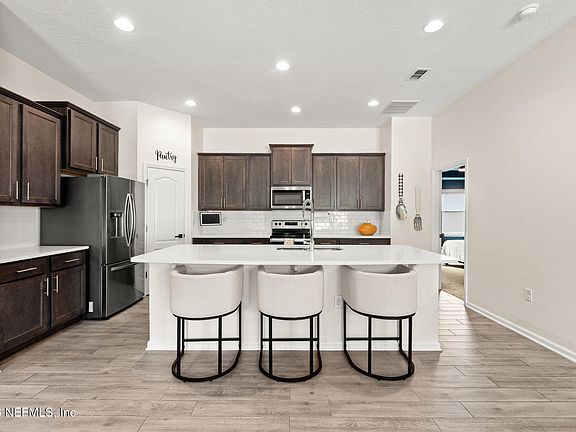 3rd image of 66132 EDGEWATER Drive