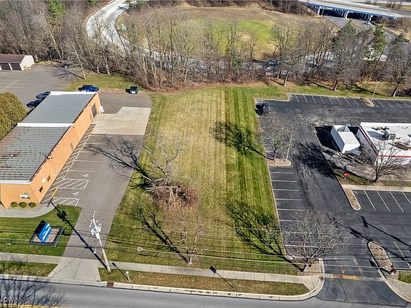 3rd image of 2020 Winkler Dr